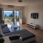 Apartment Sea View Nona