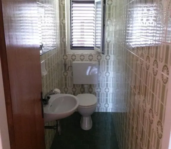 Sea View Nona 公寓 茨里克韦尼察